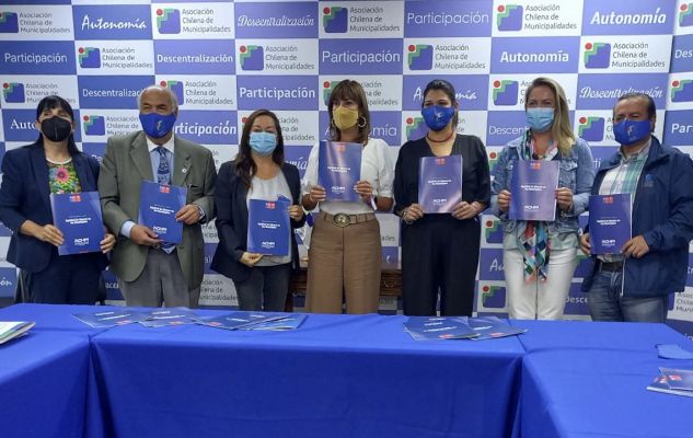 Ministerio de la Mujer y AChM lanzaron Manual de Equidad de Género para municipalidades