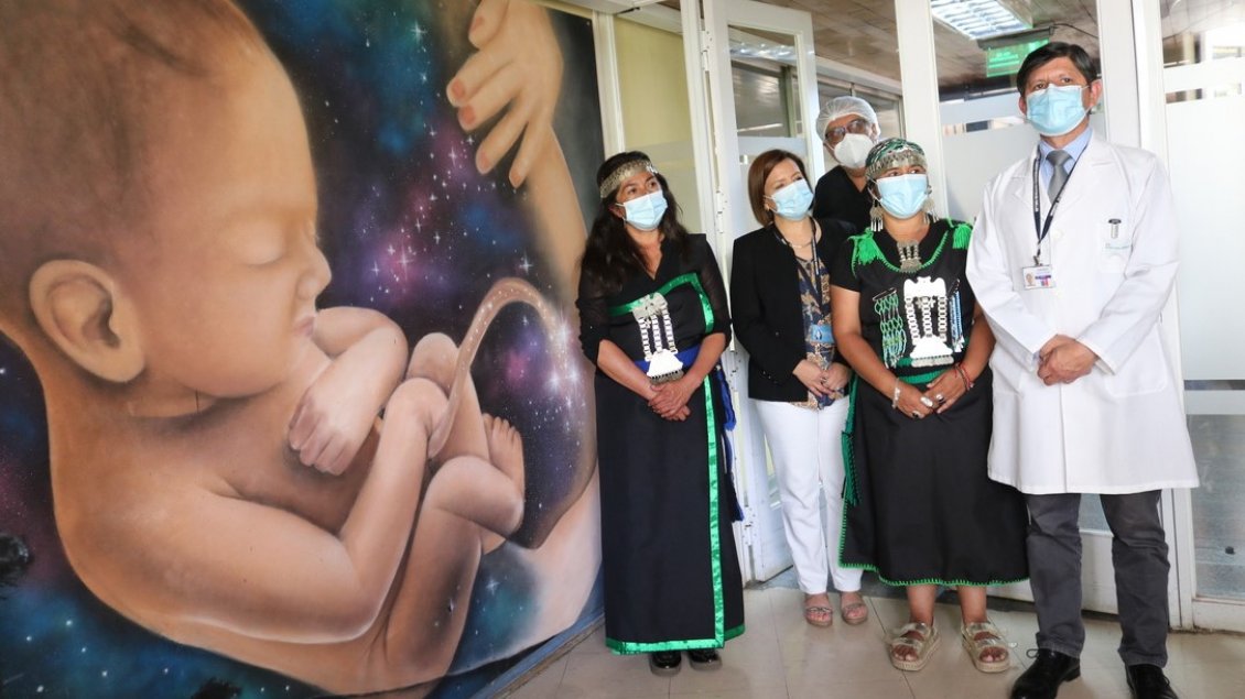Mural que visualiza cosmovisión Mapuche fue inaugurado en Hospital Herminda Martín de Chillán