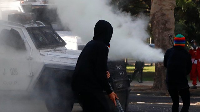 Delincuentes quemaron una micro en el sector del Parque Forestal