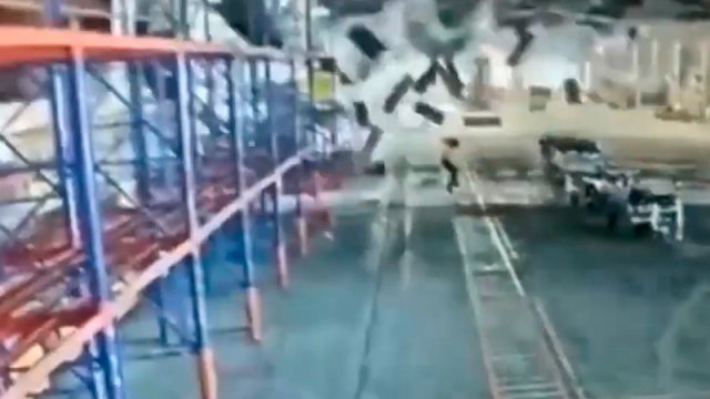 Techo de aeropuerto de Estambul se derrumbó debido a intensa nevada