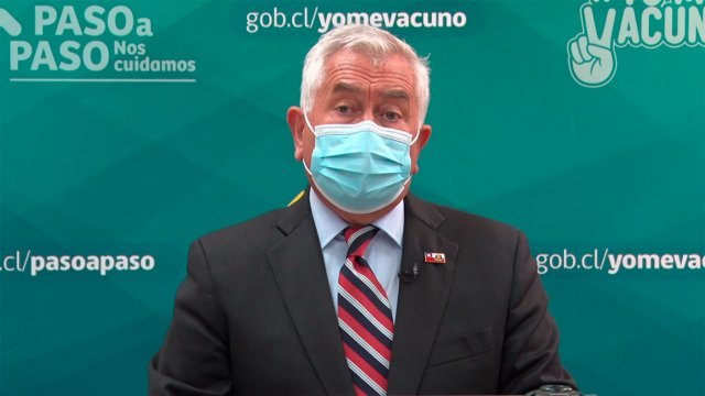 Aumento de contagios Covid-19 no se ve reflejado en sistema hospitalario, destaca ministro Paris
