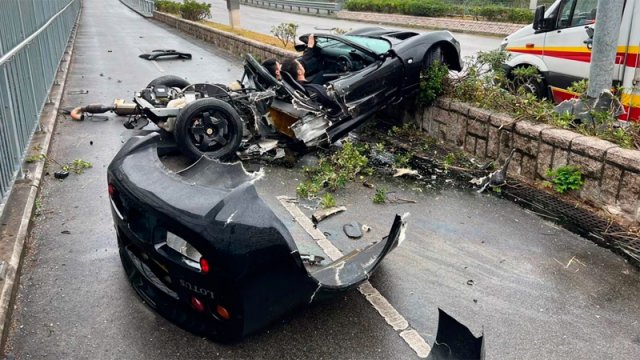 ¡De milagro! Conductor y acompañante sobreviven a violento accidente en Hong Kong