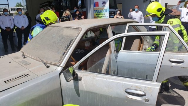 Bomberos y Senadis lanzan aplicaciones para rescate de personas con discapacidad