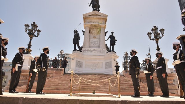 Monumento a los Héroes de Iquique tendrá acto de relevo semanal para el cambio de guardia de honor