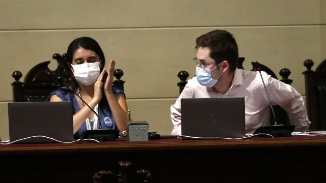 Nueva mesa directiva encabezó su primera sesión en la Convención Constitucional
