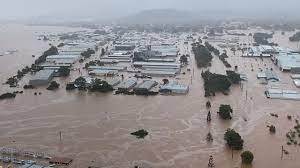 Inundaciones en Nueva Gales del Sur: el clima destructivo se mueve hacia el sur a medida que el agua comienza a retroceder en Lismore