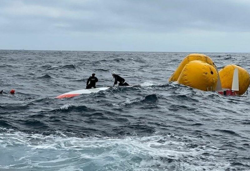 Marinero francés sobrevive 16 horas en barco volcado en el Atlántico
