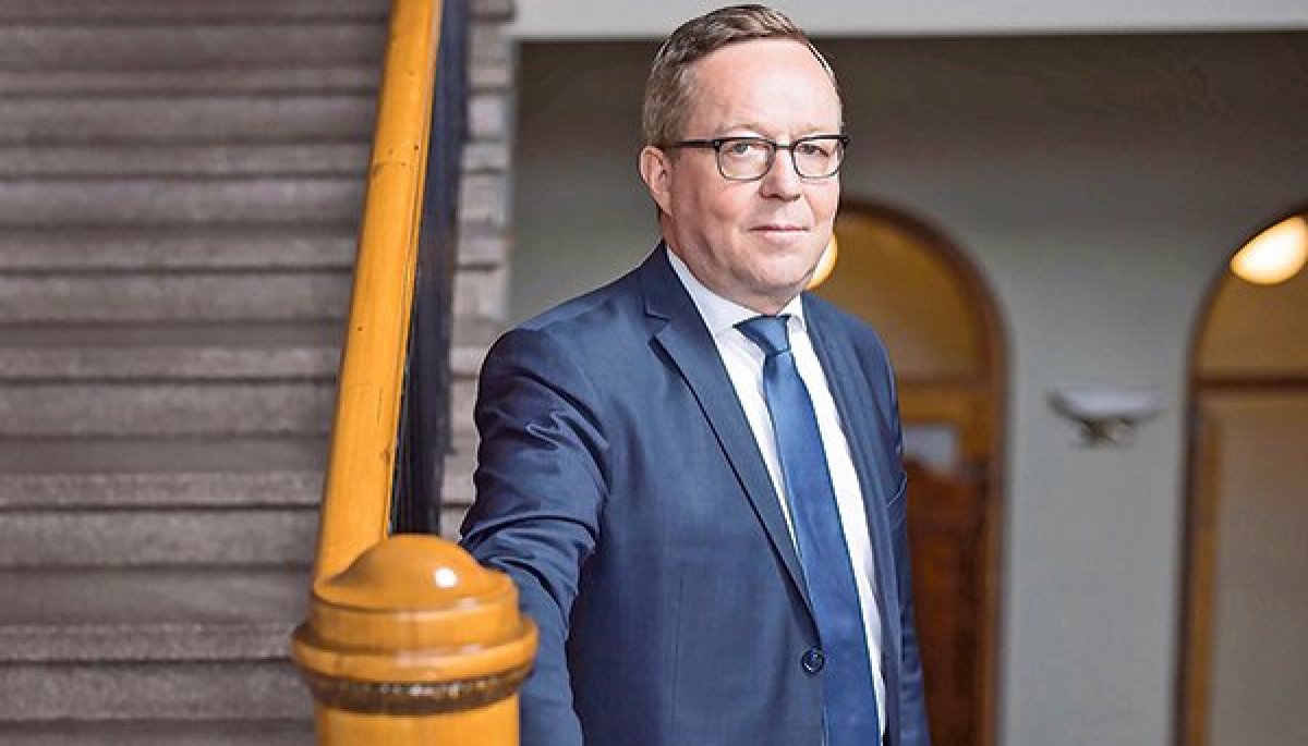 Ministro de Economía de Finlandia busca impulsar la cooperación en energías limpias
