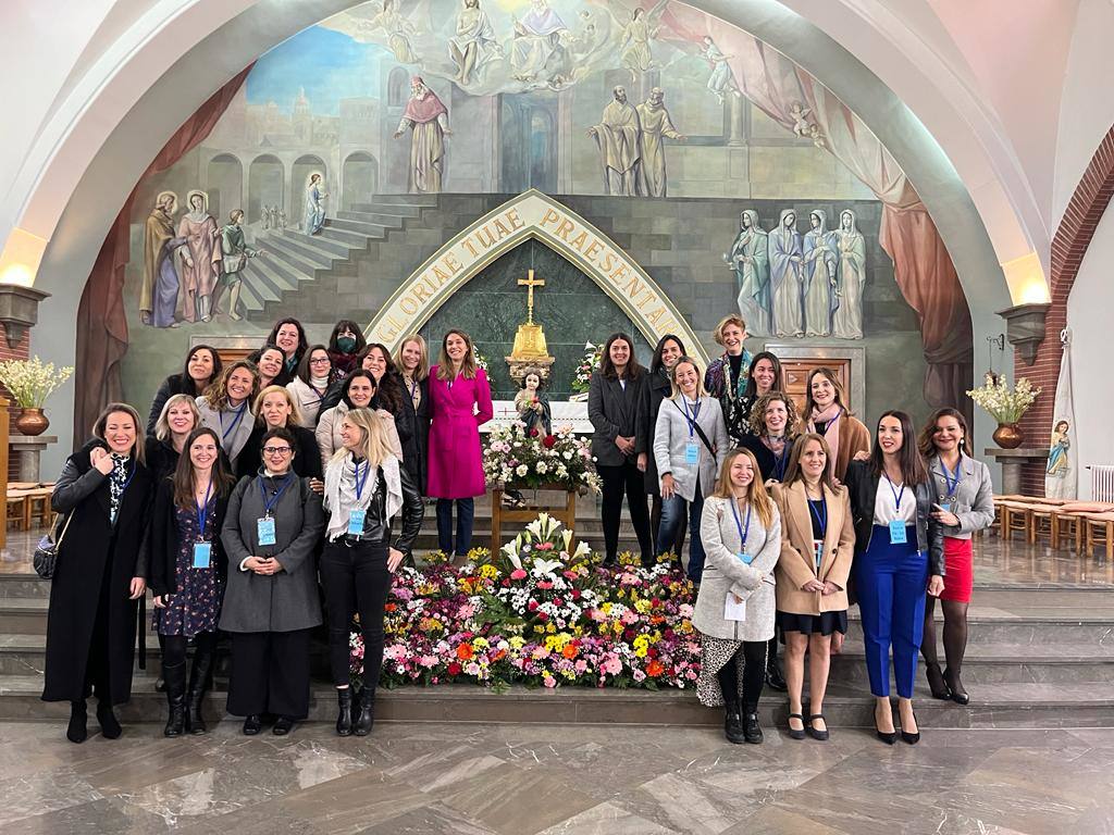 Foto del grupo de exalumnas de la Presentación. /E. Ximénez de Cisneros