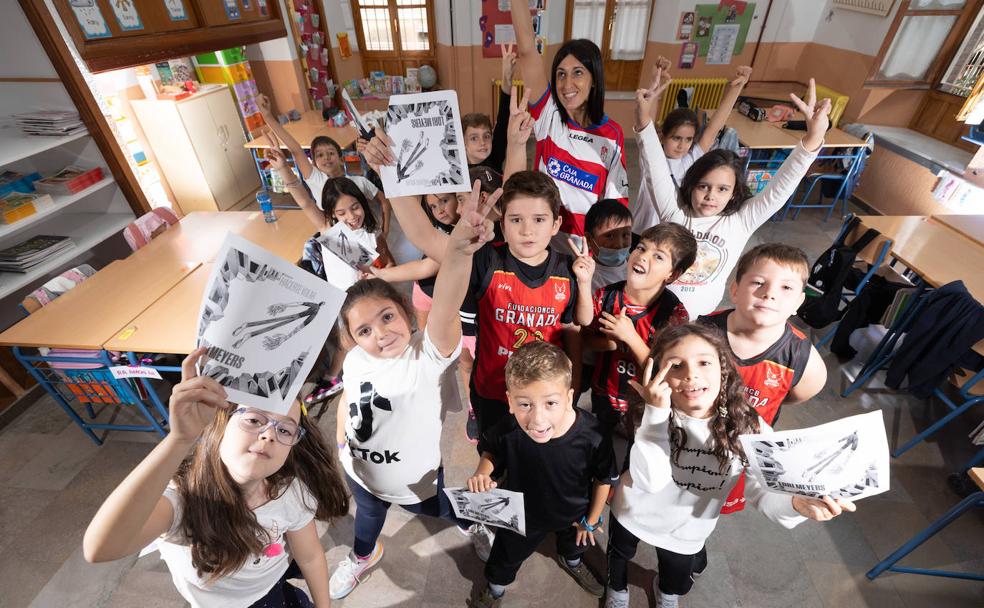 La maestra de Música de Granada que hace de sus clases un festival