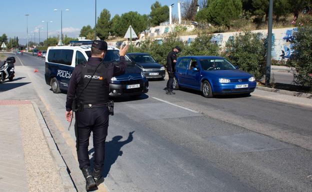 Encarcelan a un atracador de 19 años que hirió a una víctima con un puñal de caza en Granada