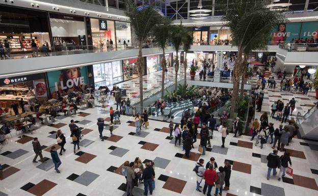 ¿Cuándo abren los centros comerciales y supermercados de Granada esta Navidad?/Ideal