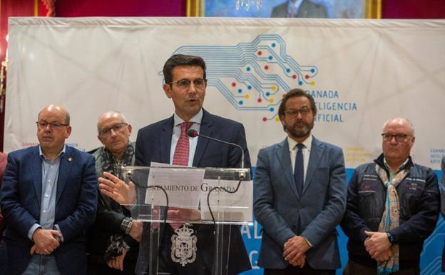 El alcalde de Granada: «El Gobierno se ha metido en un lío»