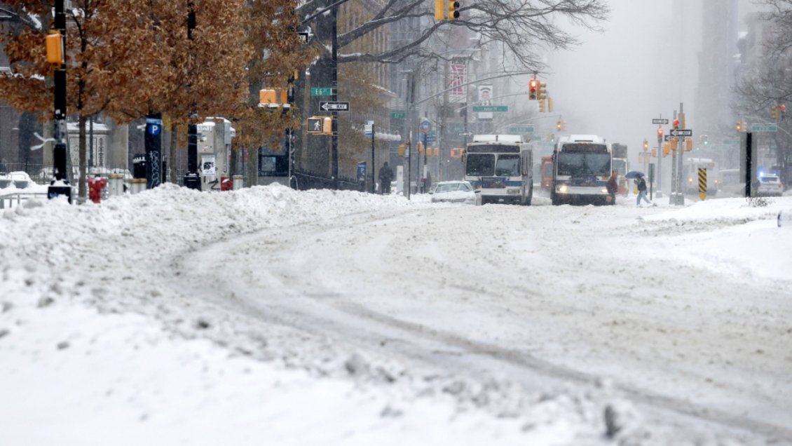 Nueva York dejaría de usar sal chilena para derretir el hielo de las calles por nueva legislación