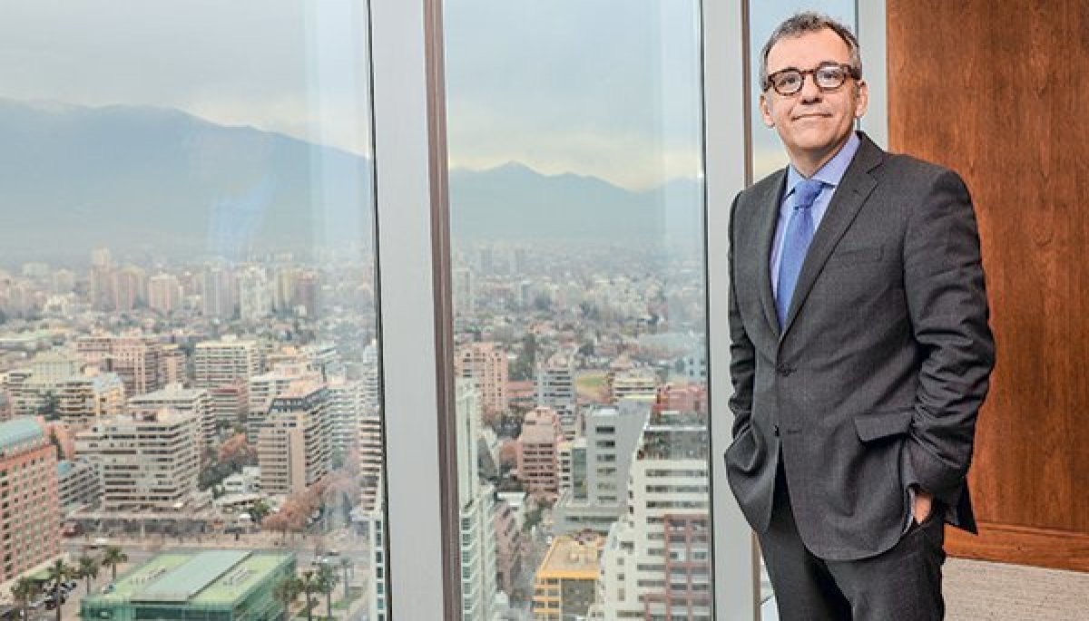Christensen: “Chile pasó a ser un poco más parecido a la media de los mercados emergentes”