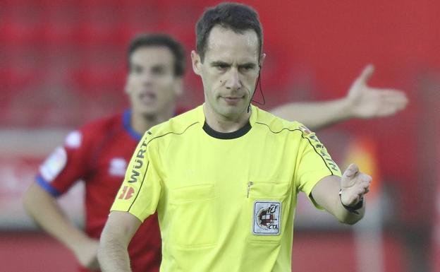 Aitor Gorostegui Fernández, en su primer precedente con el Granada ante el Numancia. /LOF