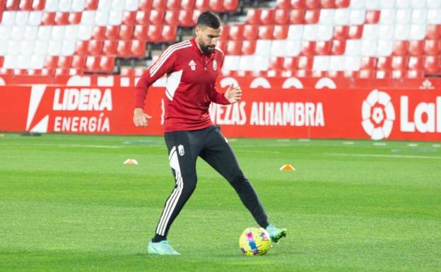 Bodiger completa el entrenamiento y Puertas toca balón en solitario