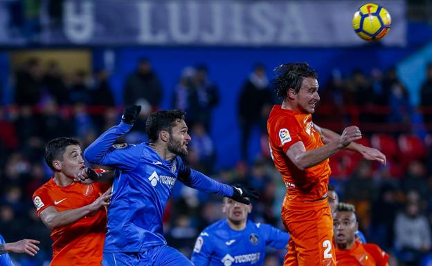 La aciaga experiencia de Ignasi Miquel en la zaga del Málaga en Primera