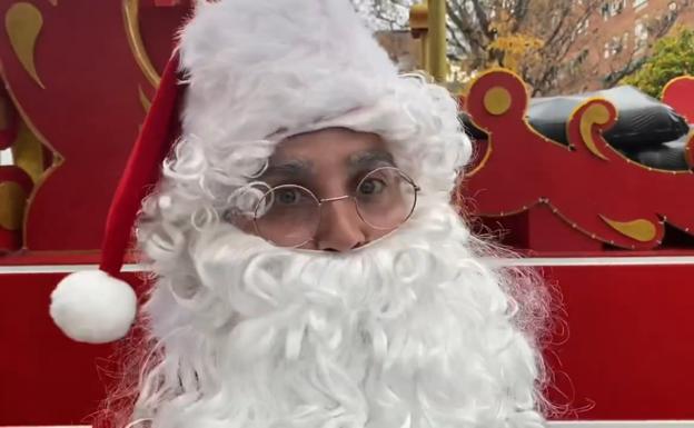 Papá Noel, durante su cabalgata el año pasado en el Zaidín./IDEAL