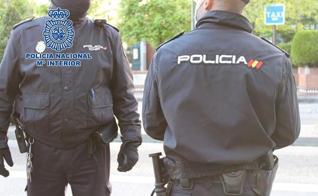 Detenidos en Granada y Motril tres jóvenes por asaltar a las víctimas mediante el 'mataleón'