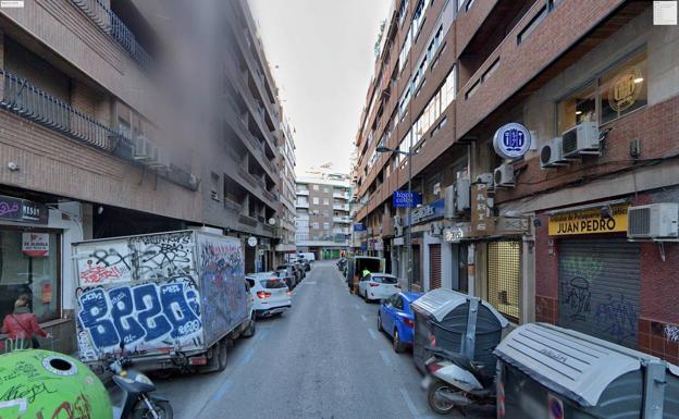 Los hechos ocurrieron en esta vía de la ciudad, de madrugada, en julio del año pasado. /G. M.