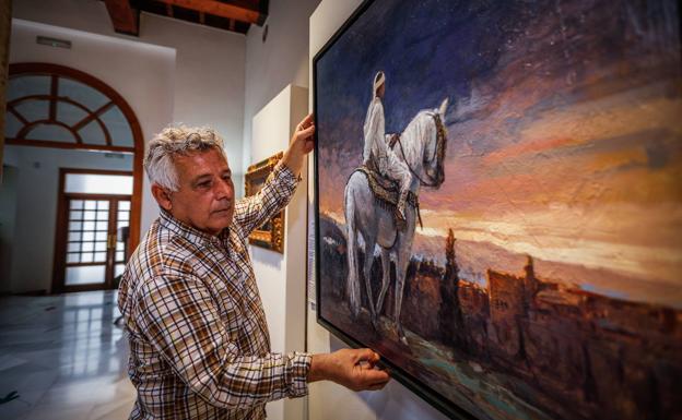 El pintor granadino Jacinto García, que ha estudiado el personaje, ilustrará una ruta en Ogíjares. /RAMÓN L. PÉREZ