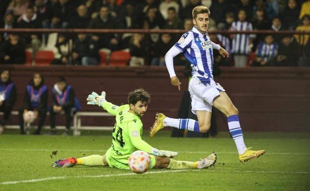 Instante del gol del canterano Robert Navarro. /REAL SOCIEDAD