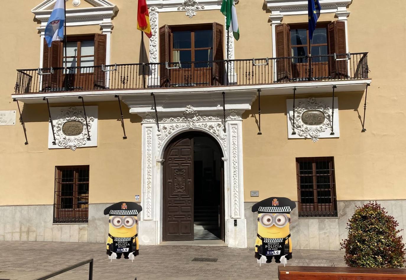 Imagen secundaria 2 - Minions colocados por Motril.